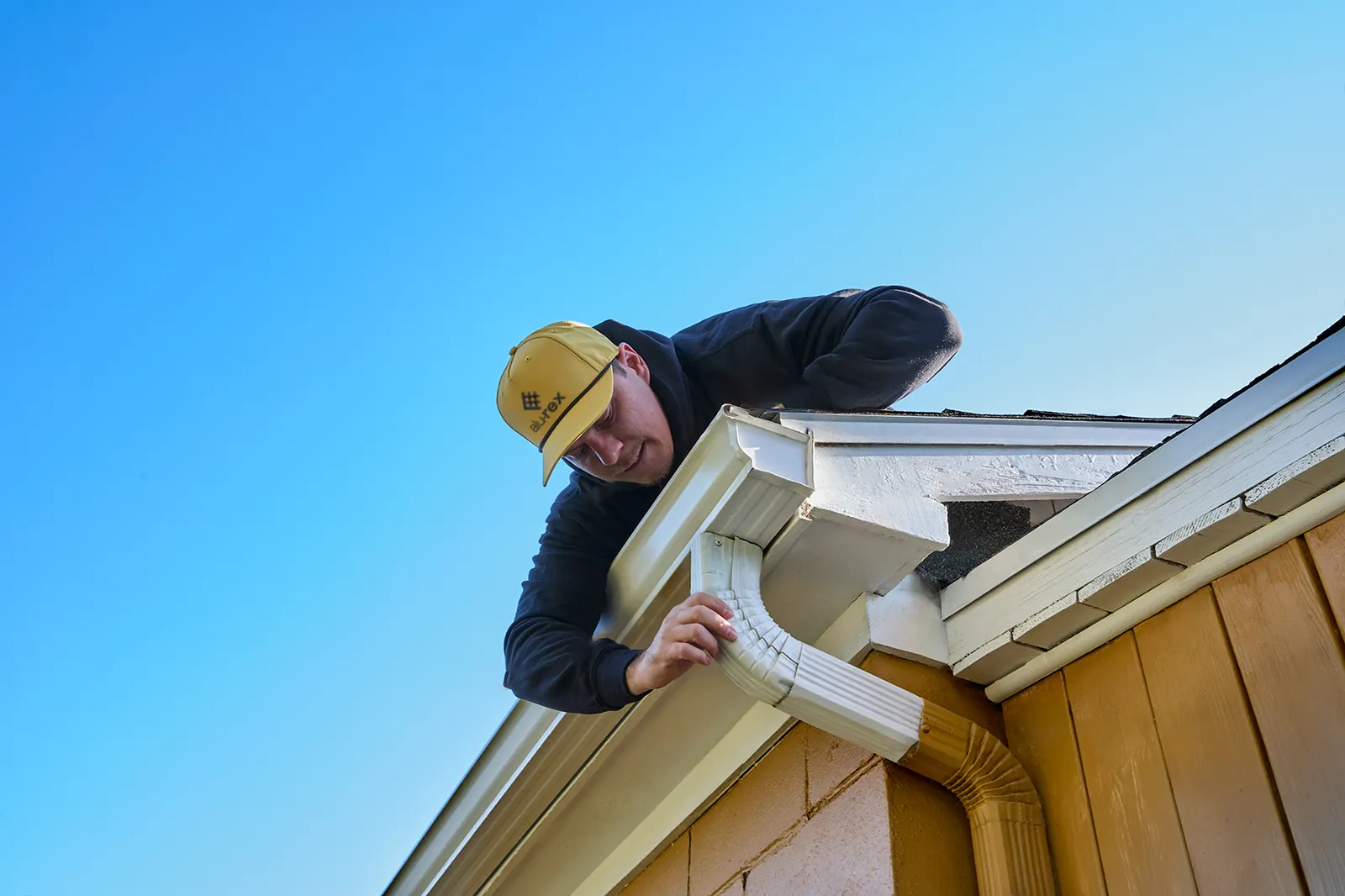 Seamless gutter run on a Northeast Alabama home — A1 Seamless Gutters, Flat Rock AL